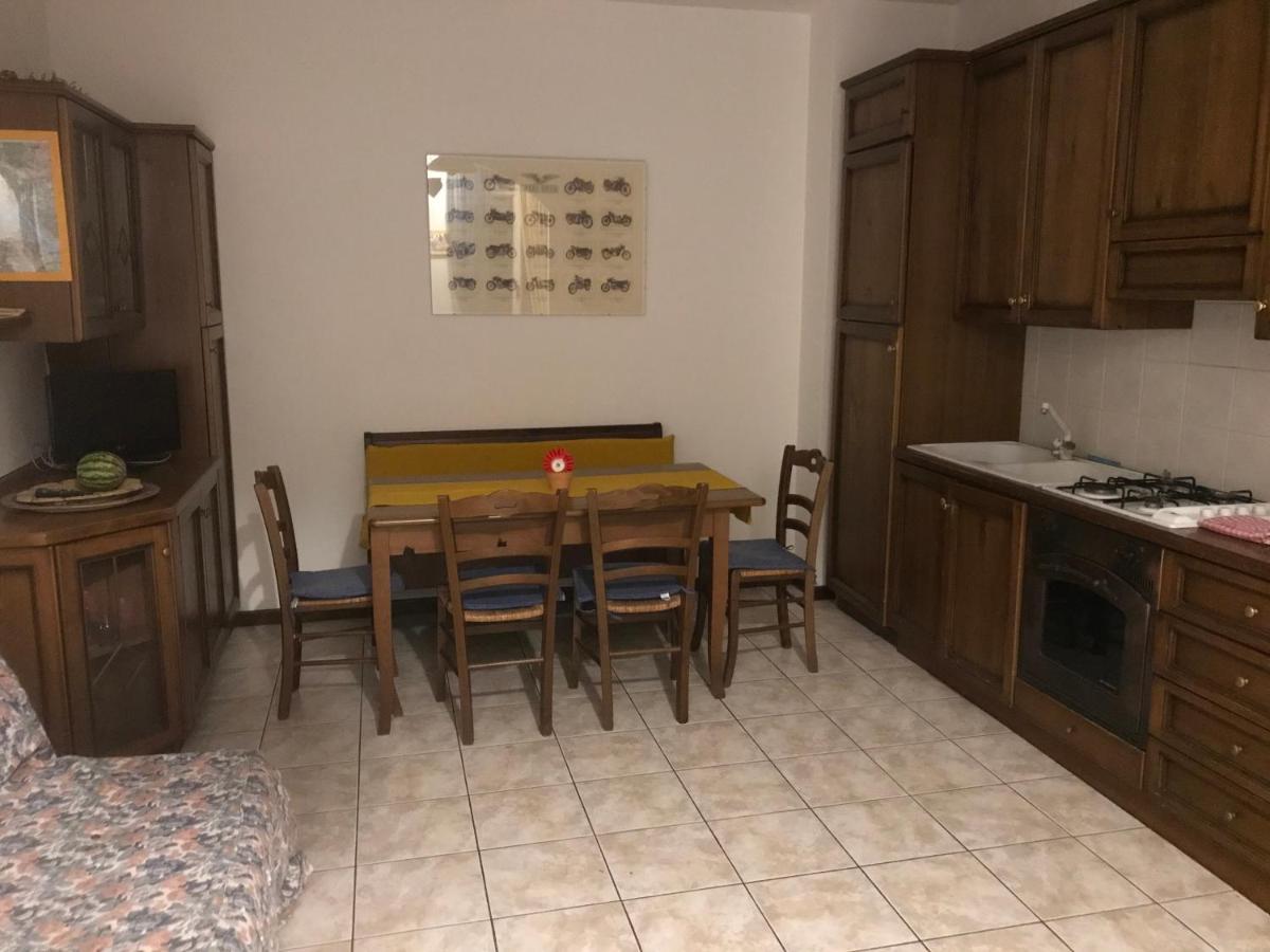 B&B " Guzzi - Inn " Mandello del Lario Exteriör bild