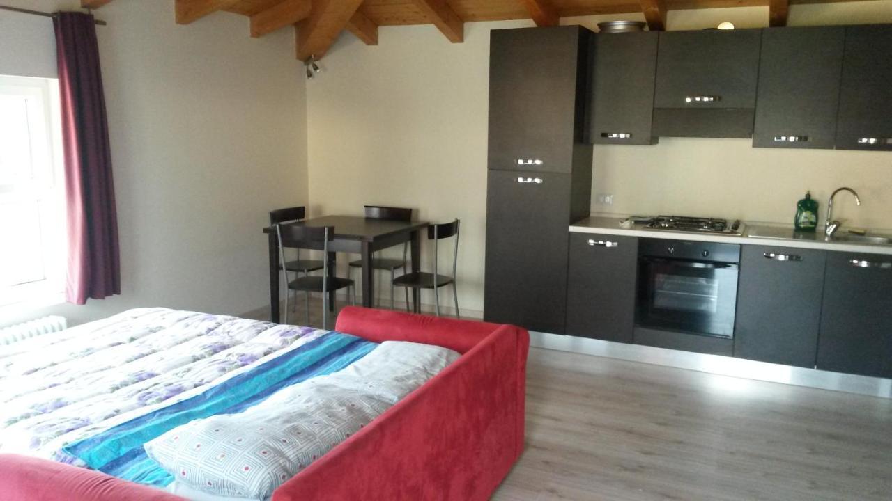 B&B " Guzzi - Inn " Mandello del Lario Exteriör bild